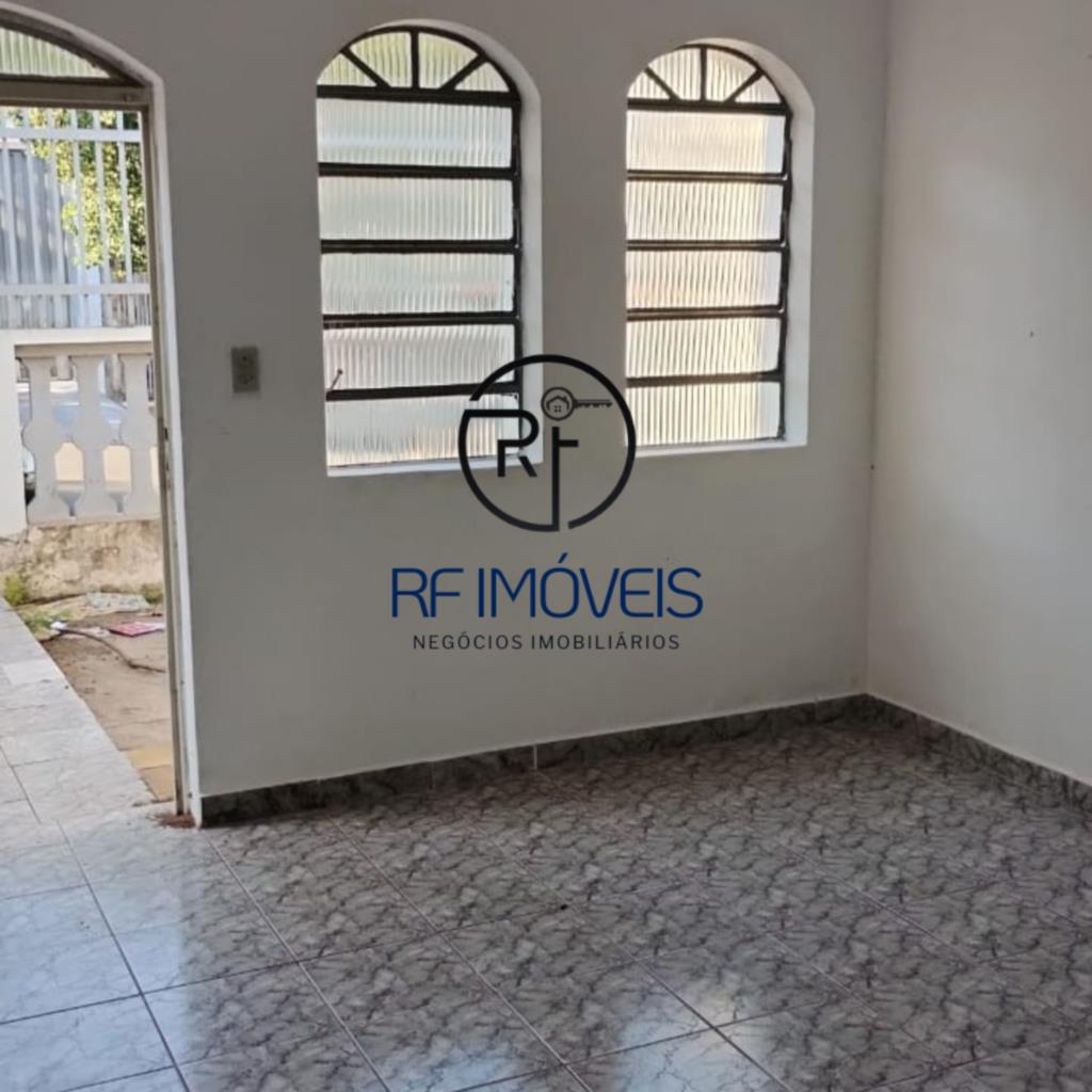 Casa à venda com 2 quartos, 270m² - Foto 2