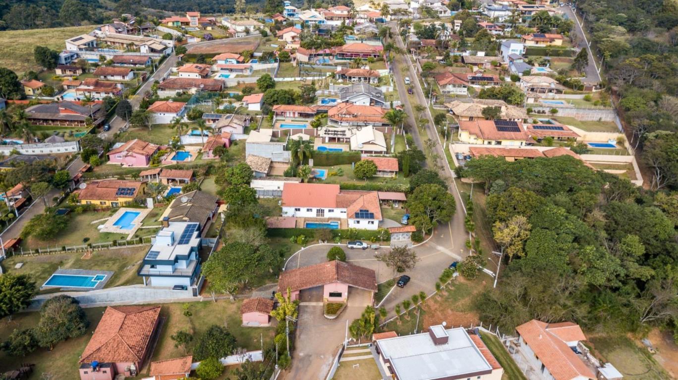 Fazenda à venda com 6 quartos, 1500m² - Foto 2