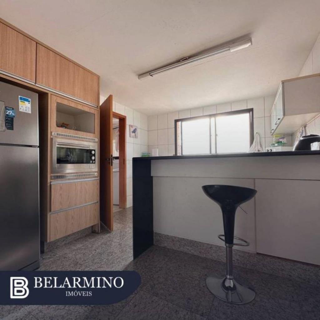 Apartamento à venda com 3 quartos, 185m² - Foto 4