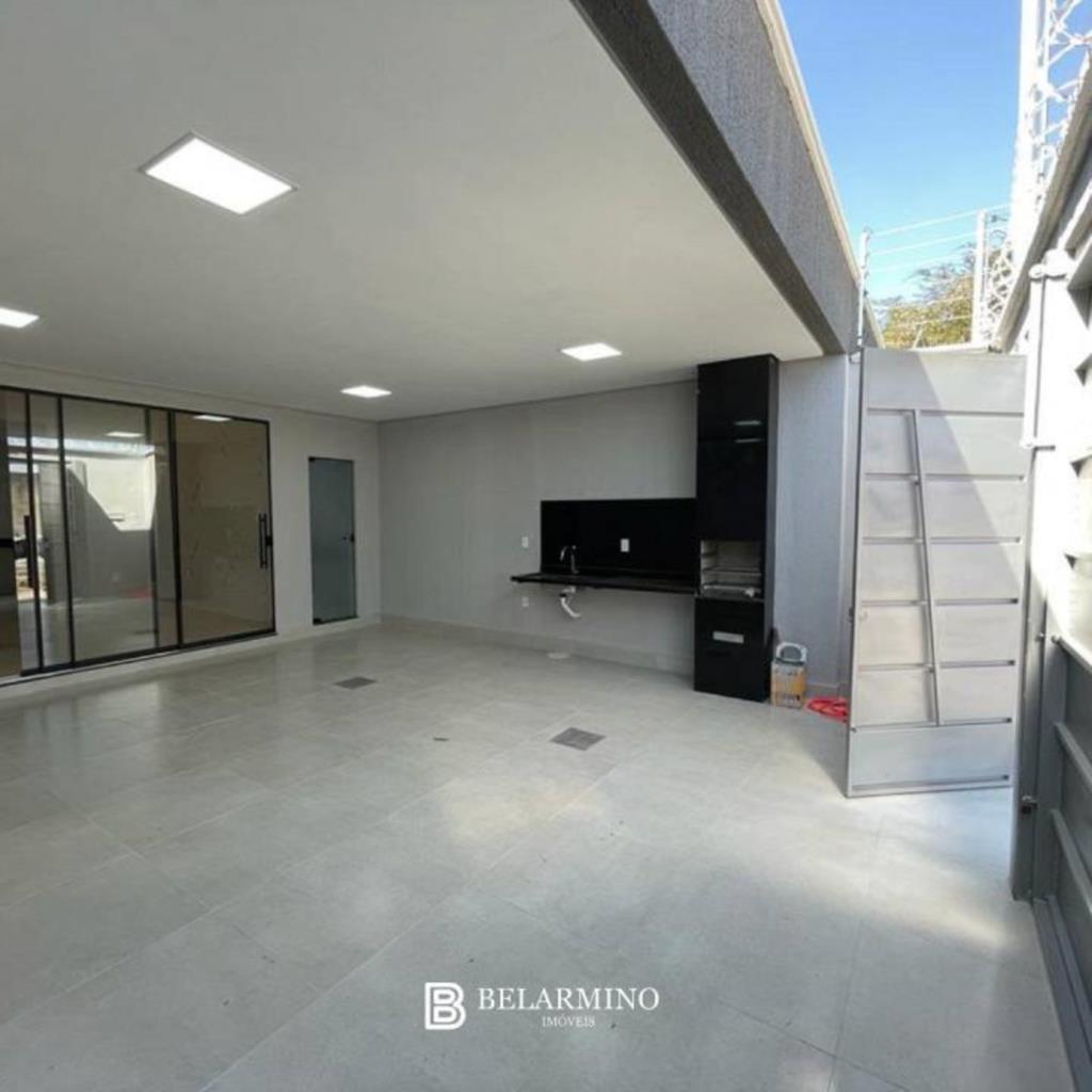 Casa à venda com 3 quartos, 180m² - Foto 1