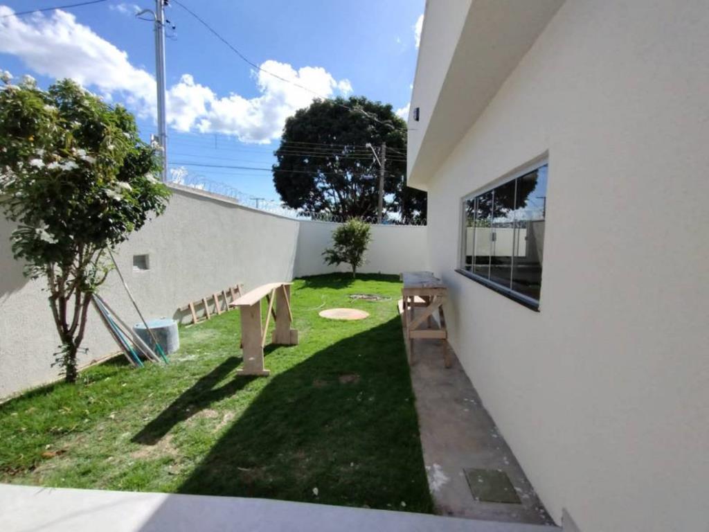 Casa de Condomínio à venda com 4 quartos, 214m² - Foto 15