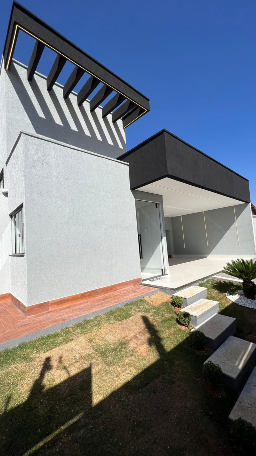 Casa à venda com 3 quartos, 390m² - Foto 1