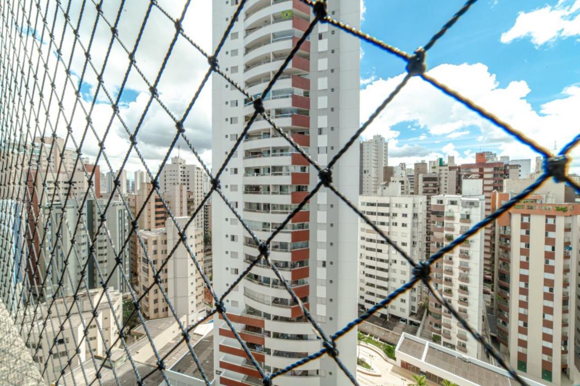 Apartamento à venda com 4 quartos, 226m² - Foto 1