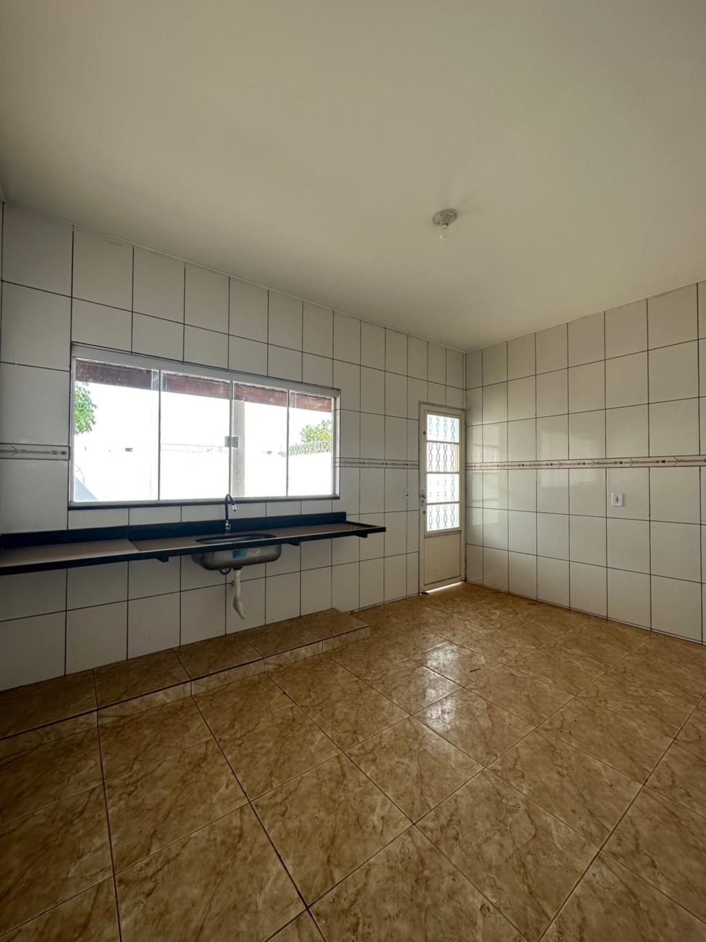 Casa à venda com 3 quartos, 243m² - Foto 2