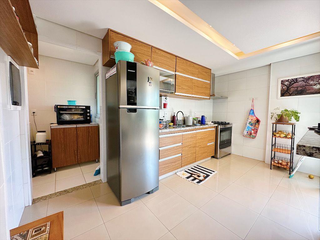 Apartamento à venda com 3 quartos, 114m² - Foto 4