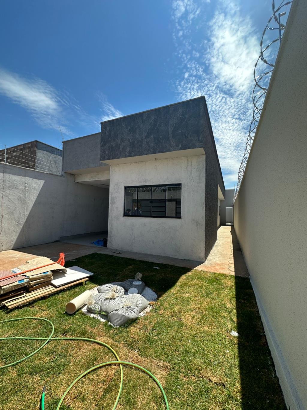 Casa à venda com 3 quartos, 208m² - Foto 3