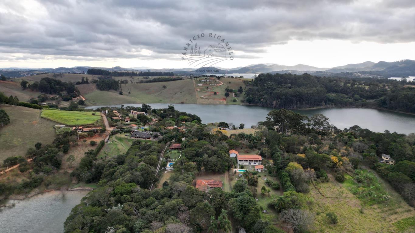 Fazenda à venda com 7 quartos, 9500m² - Foto 1