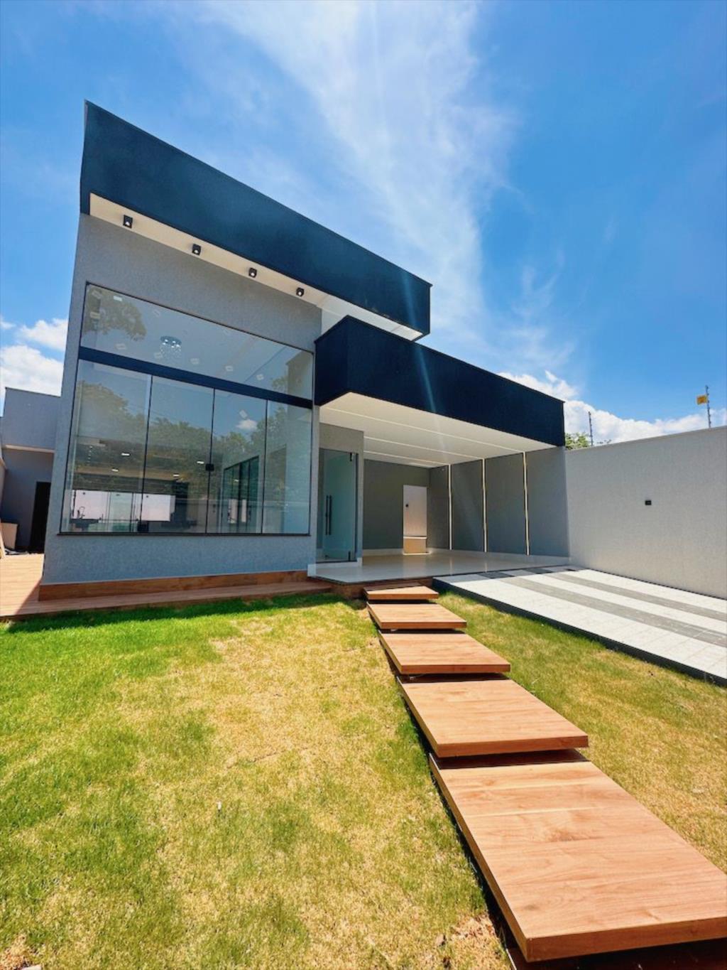 Casa à venda com 3 quartos, 409m² - Foto 1