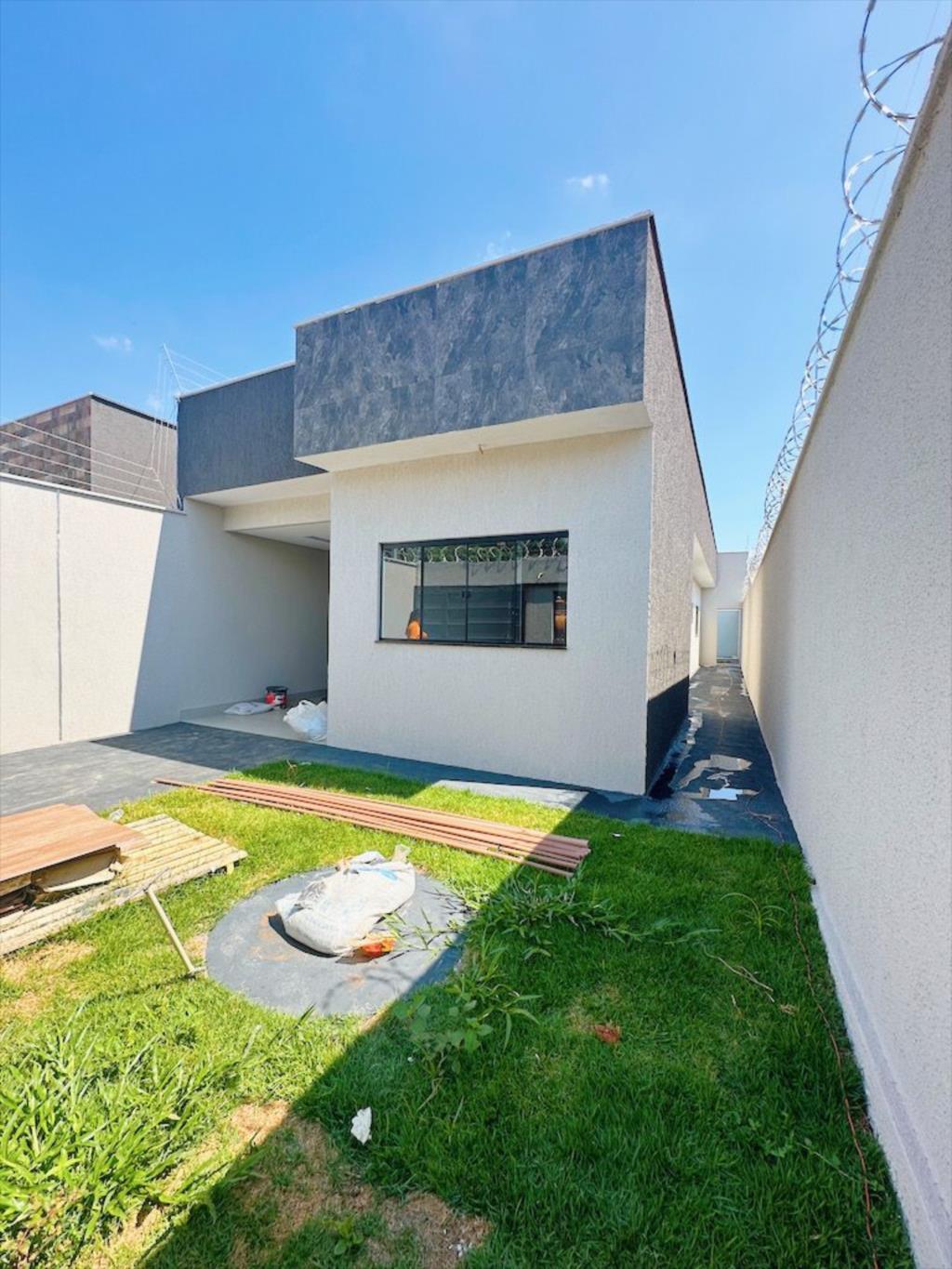 Casa à venda com 3 quartos, 208m² - Foto 2