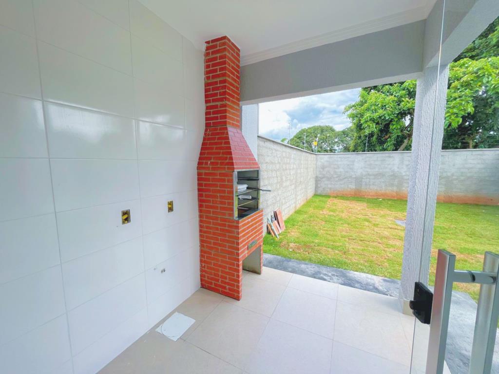 Casa à venda com 2 quartos, 200m² - Foto 3