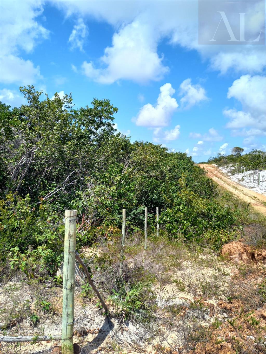 Lote/Terreno de 913m² no bairro Praia do Forte, em Mata de São João | Eu Corretor
