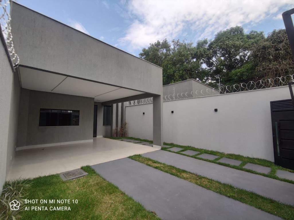 Casa à venda com 3 quartos, 228m² - Foto 2