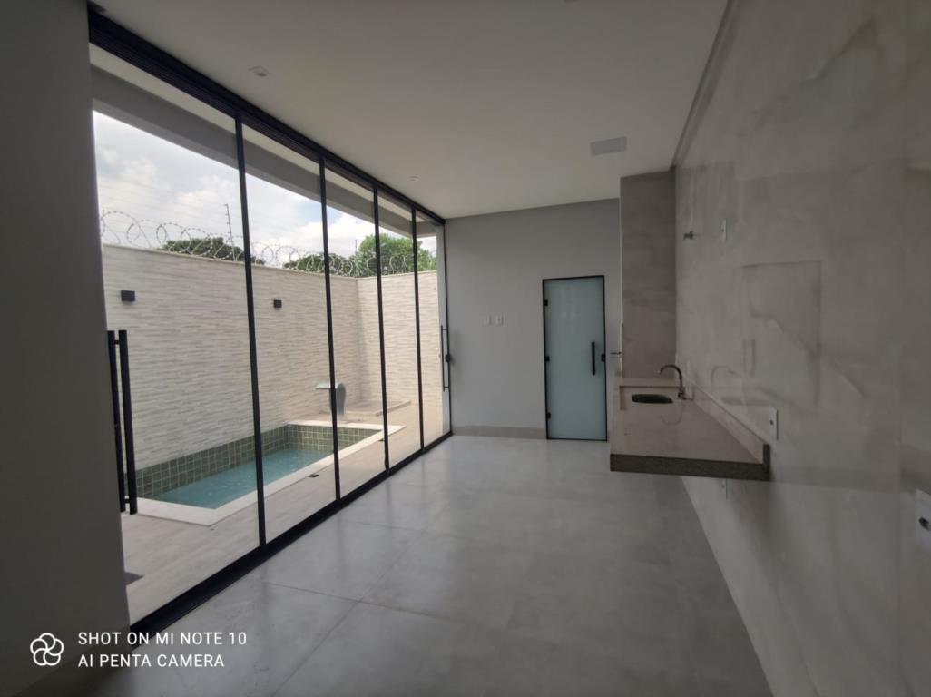 Casa à venda com 3 quartos, 228m² - Foto 5