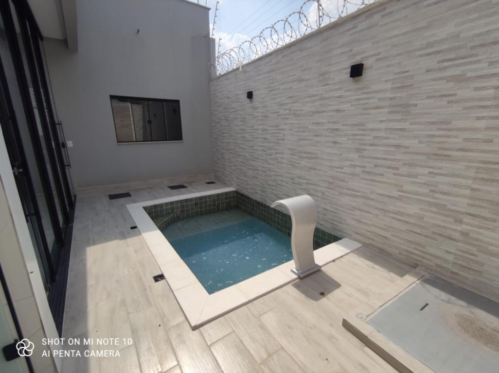 Casa à venda com 3 quartos, 228m² - Foto 3