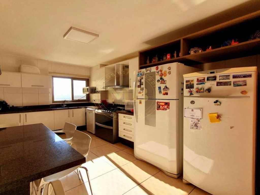 Apartamento à venda com 3 quartos, 138m² - Foto 14