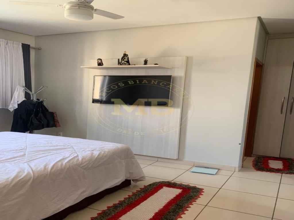 Apartamento à venda com 3 quartos, 140m² - Foto 9