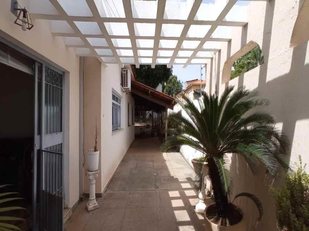 Casa à venda com 3 quartos, 1088m² - Foto 7