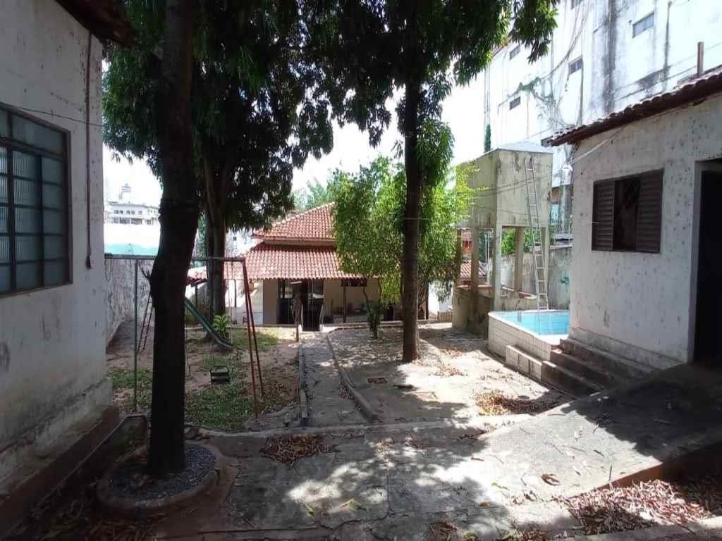 Casa à venda com 3 quartos, 1088m² - Foto 25