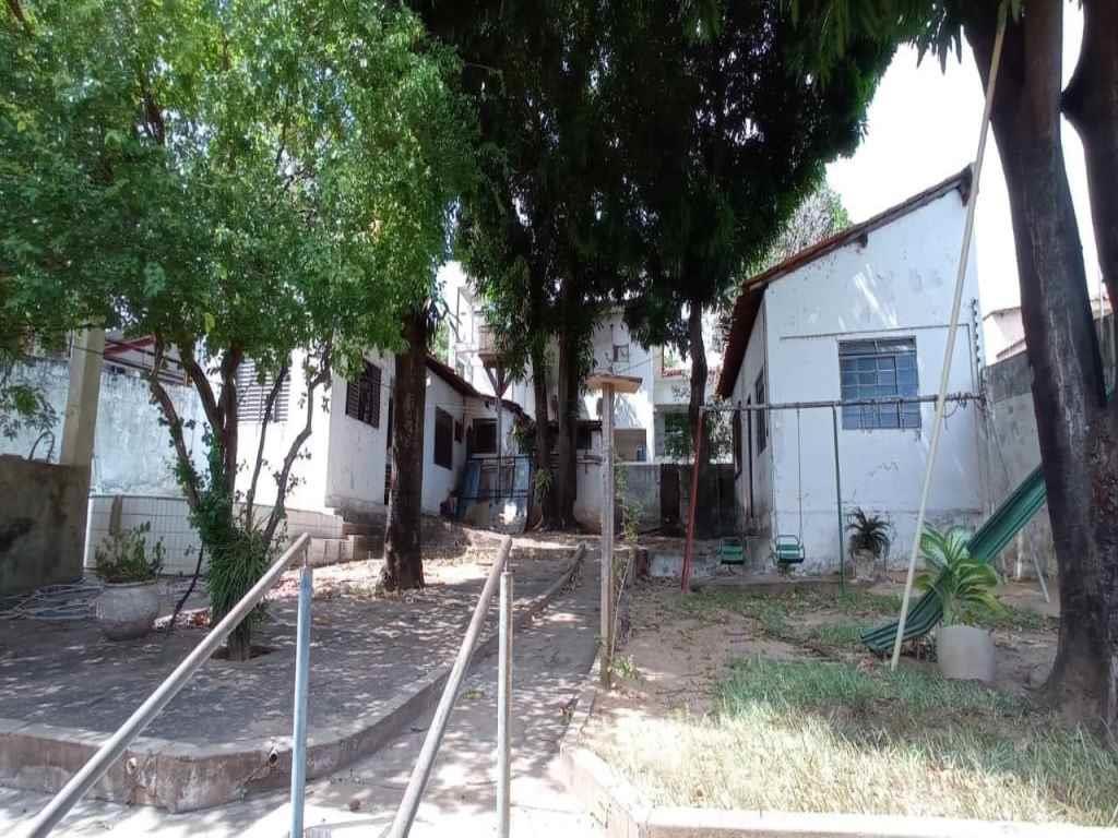 Casa à venda com 3 quartos, 1088m² - Foto 26