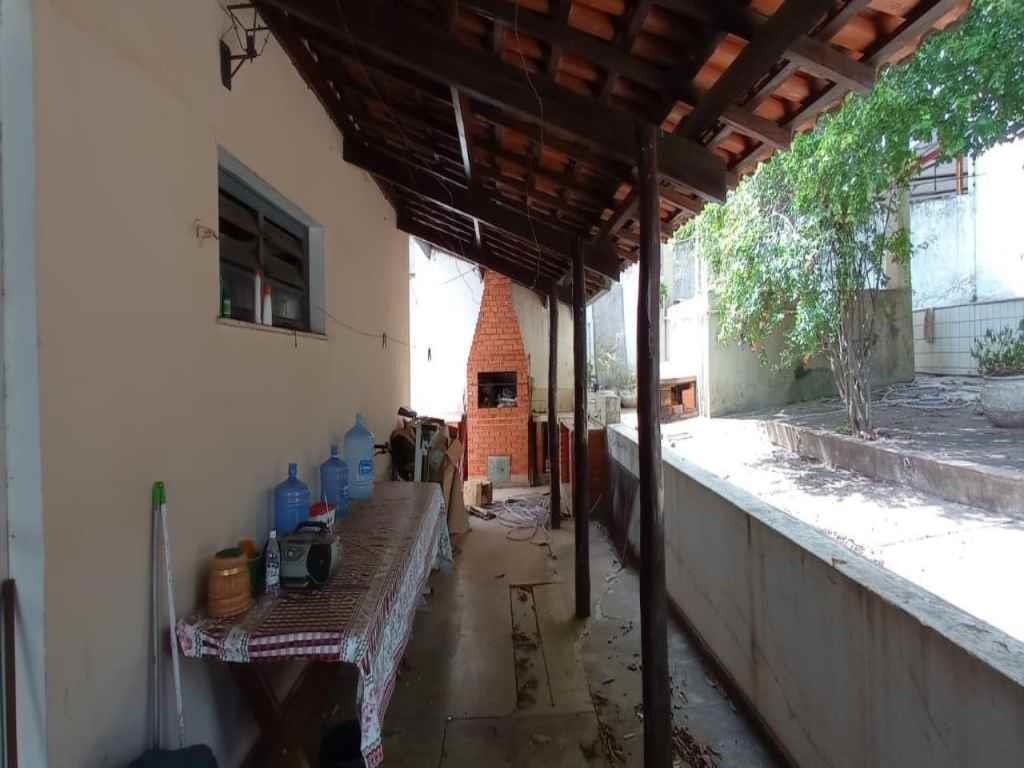 Casa à venda com 3 quartos, 1088m² - Foto 28