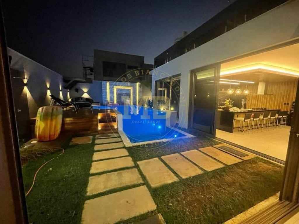 Casa de Condomínio à venda com 4 quartos, 477m² - Foto 2