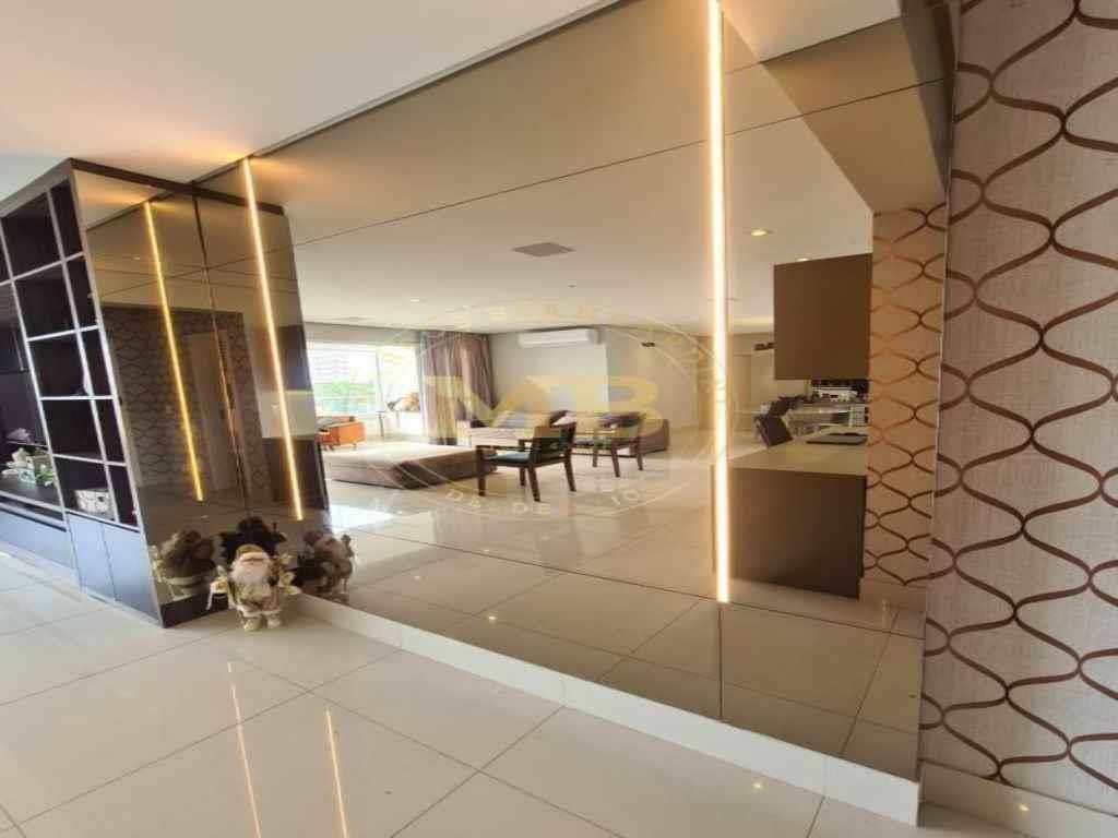 Apartamento à venda com 3 quartos, 147m² - Foto 2