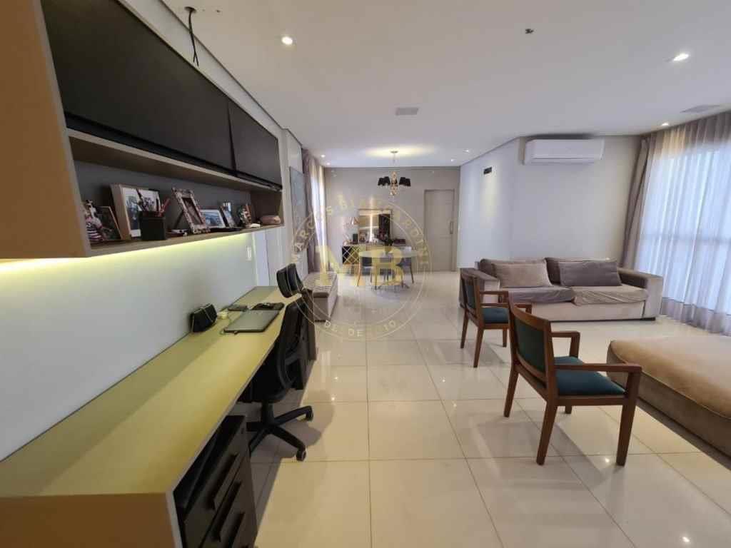 Apartamento à venda com 3 quartos, 147m² - Foto 8