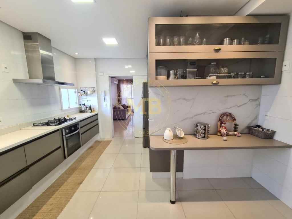 Apartamento à venda com 3 quartos, 147m² - Foto 18