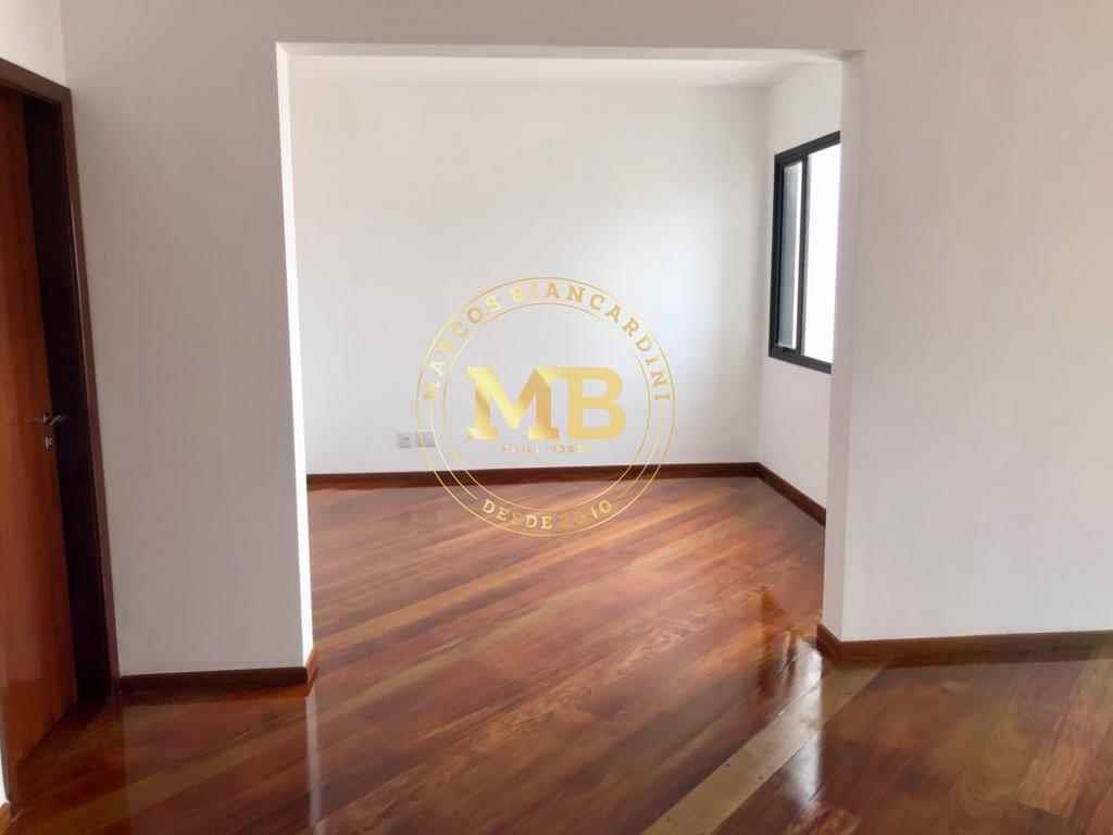 Apartamento à venda com 3 quartos, 180m² - Foto 3