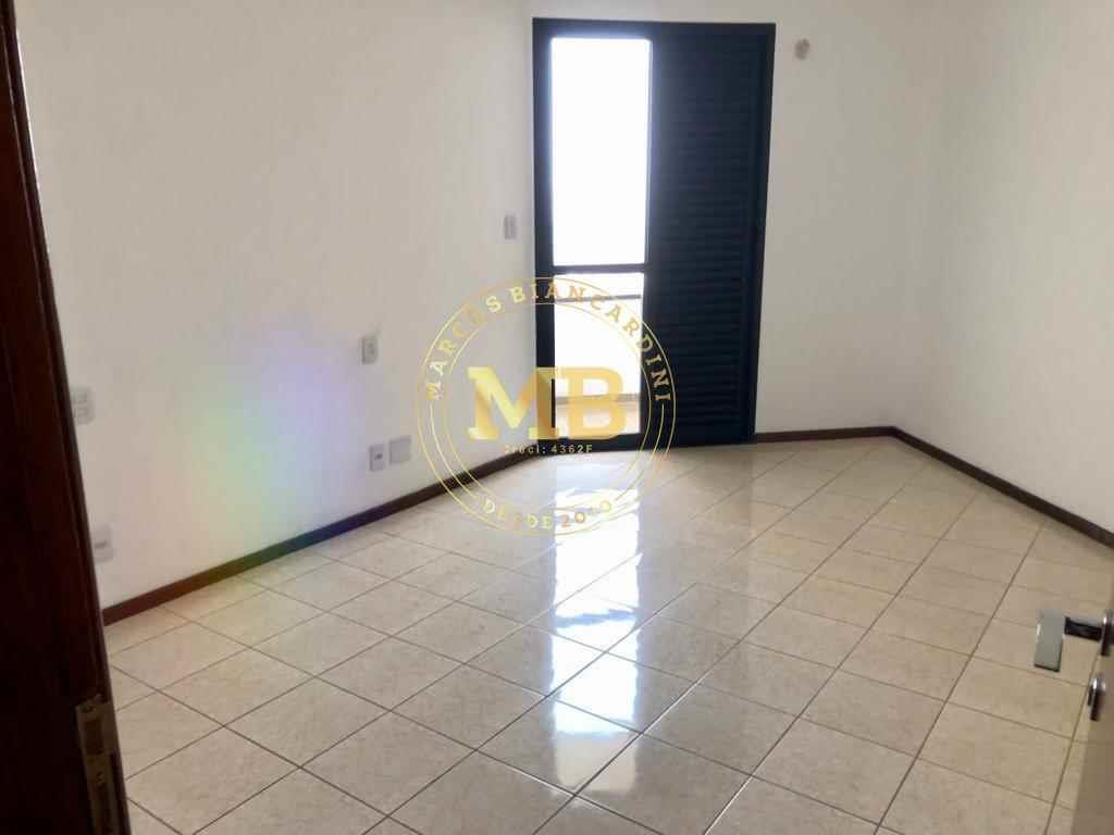 Apartamento à venda com 3 quartos, 180m² - Foto 10