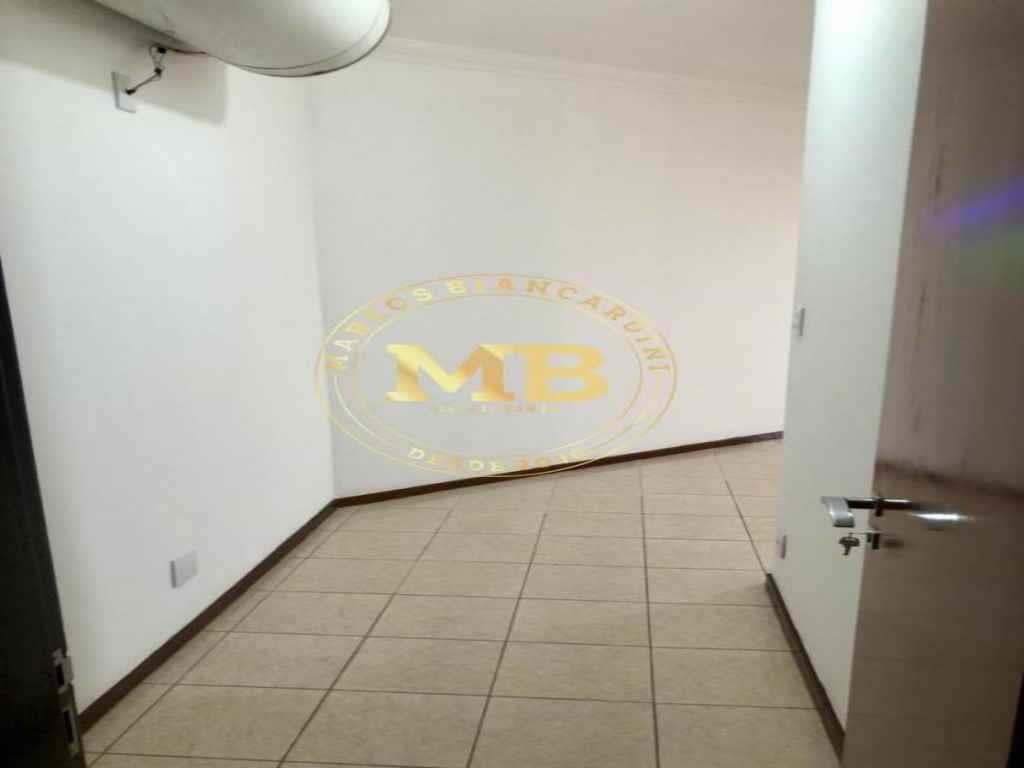 Apartamento à venda com 3 quartos, 180m² - Foto 11