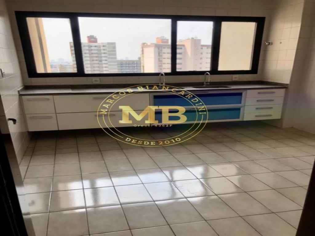 Apartamento à venda com 3 quartos, 180m² - Foto 15